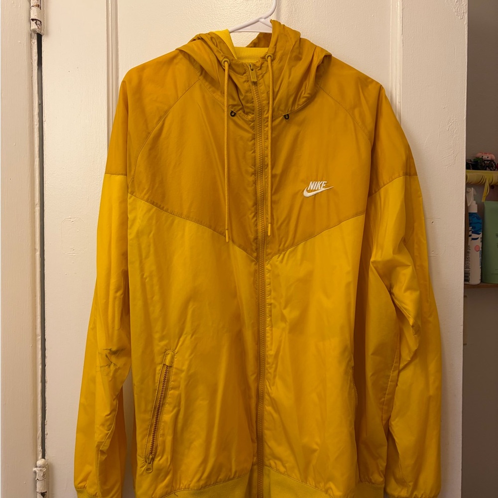 Nike Men's Vibrant Yellow Windbreaker